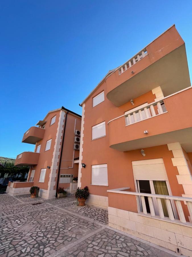 Apartman Jukic Hotel Marina Ngoại thất bức ảnh