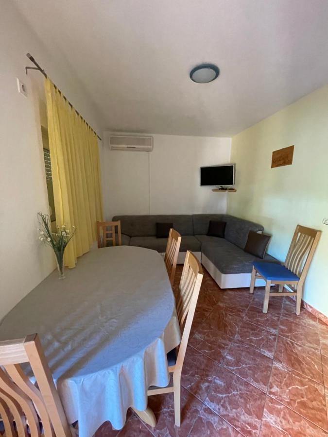 Apartman Jukic Hotel Marina Ngoại thất bức ảnh