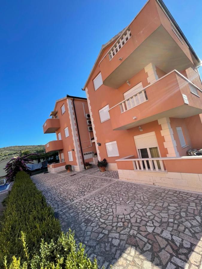 Apartman Jukic Hotel Marina Ngoại thất bức ảnh