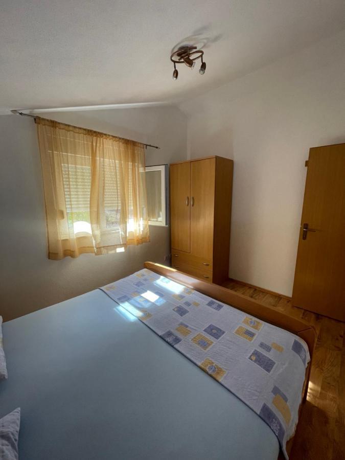 Apartman Jukic Hotel Marina Ngoại thất bức ảnh
