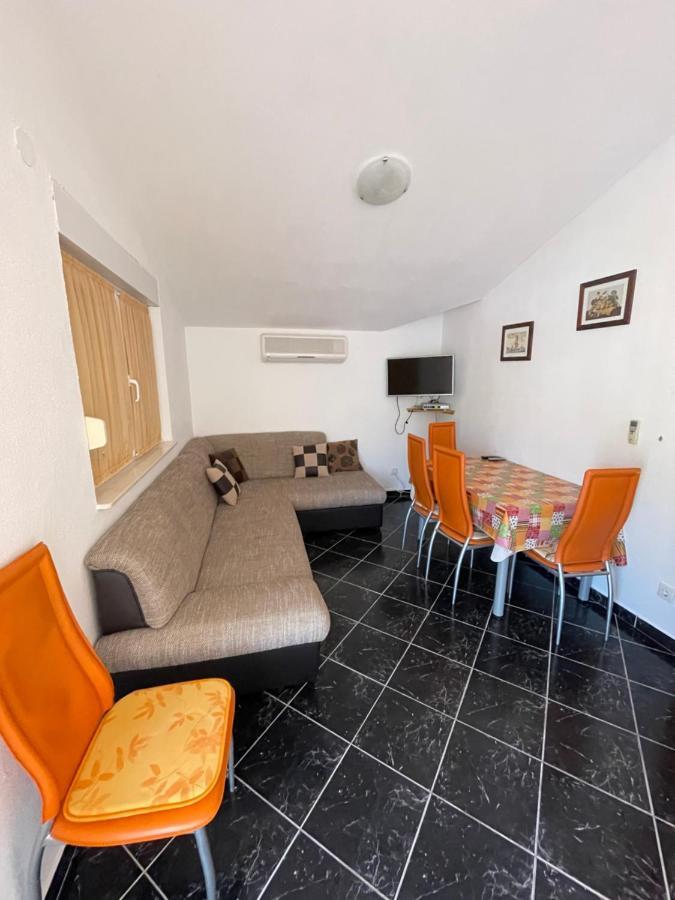 Apartman Jukic Hotel Marina Ngoại thất bức ảnh