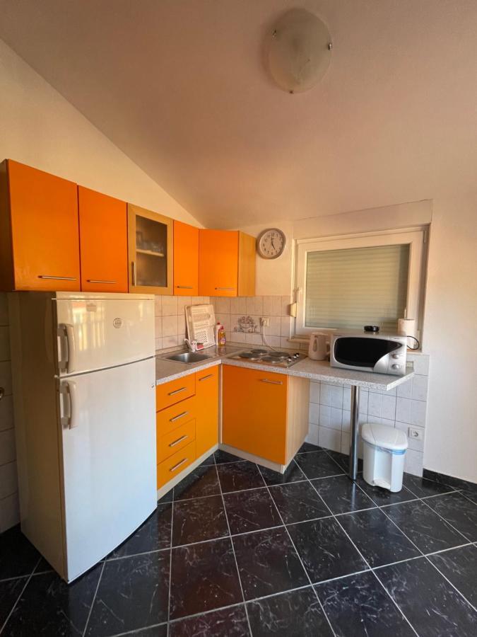 Apartman Jukic Hotel Marina Ngoại thất bức ảnh